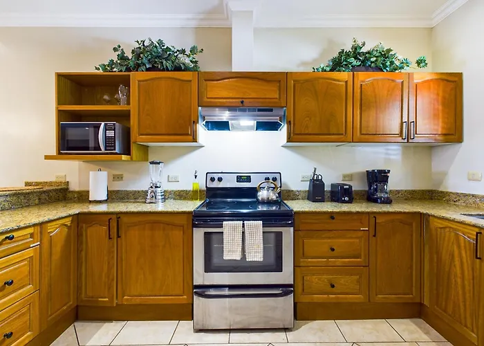 Sunrise 1- 3 Bedroom Poolside Apartamento *