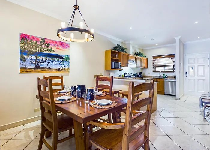 Sunrise 1- 3 Bedroom Poolside Apartamento