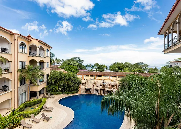 Sunrise 1- 3 Bedroom Poolside *