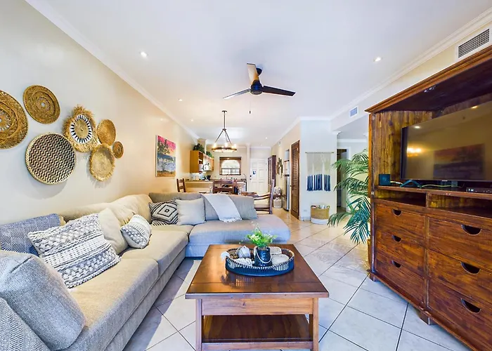 Sunrise 1- 3 Bedroom Poolside *