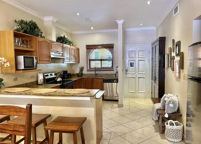 Sunrise 1- 3 Bedroom Poolside