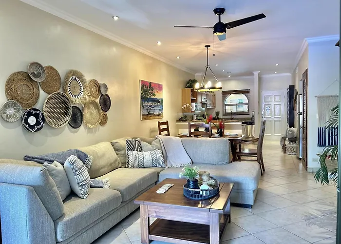 Sunrise 1- 3 Bedroom Poolside Apartamento *